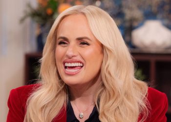 Rebel Wilson’s festive outfit formula is a celeb fave