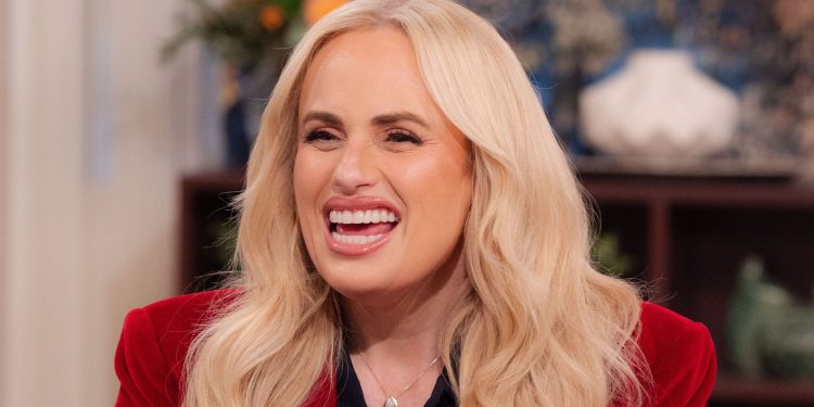 Rebel Wilson’s festive outfit formula is a celeb fave