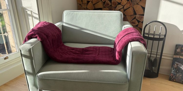 Silentnight Luxury Heated Throw review: for complete cosiness