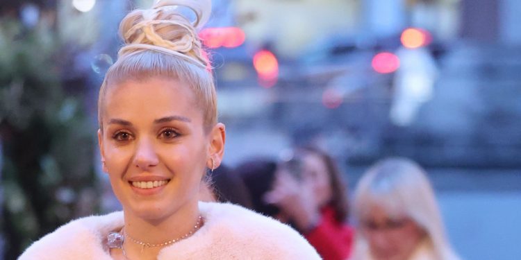 Katie Melua’s chic look just proved pastels work in winter too