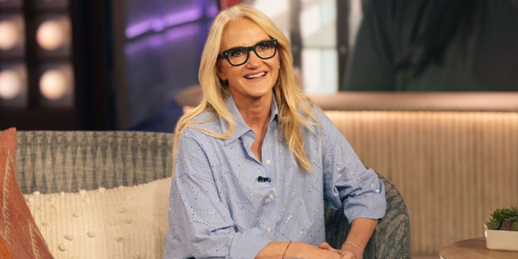 Mel Robbins reveals the six words to always start your day with