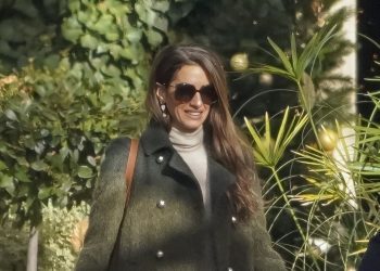Amal Clooney’s Chelsea boots and khaki coat will see you through January in style