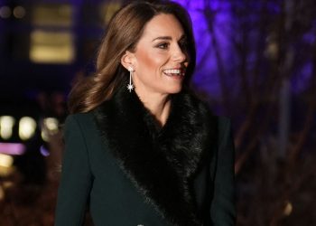 Kate Middleton dazzles in festive green and sparkling earrings for carol concert