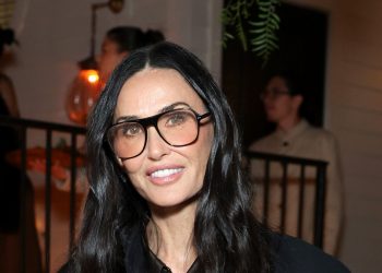 Demi Moore demonstrates the power of patterned tights