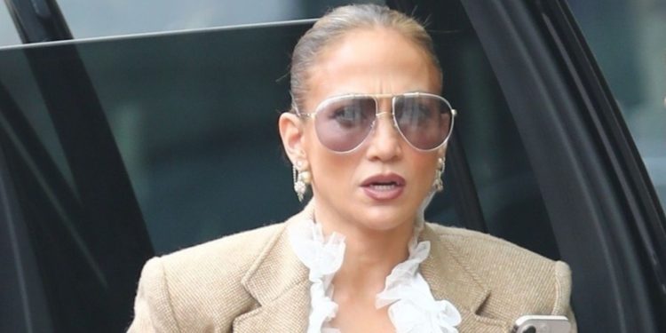 Jennifer Lopez is making me forget about my favourite barrel leg jeans