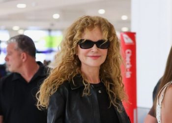 I’m copying Nicole Kidman’s elevated airport outfit next time I fly