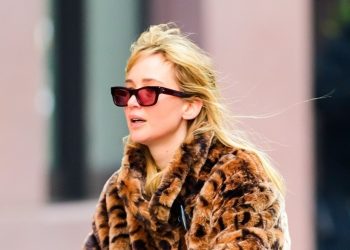 Jennifer Lawrence’s leopard print coat is a casual wear hero