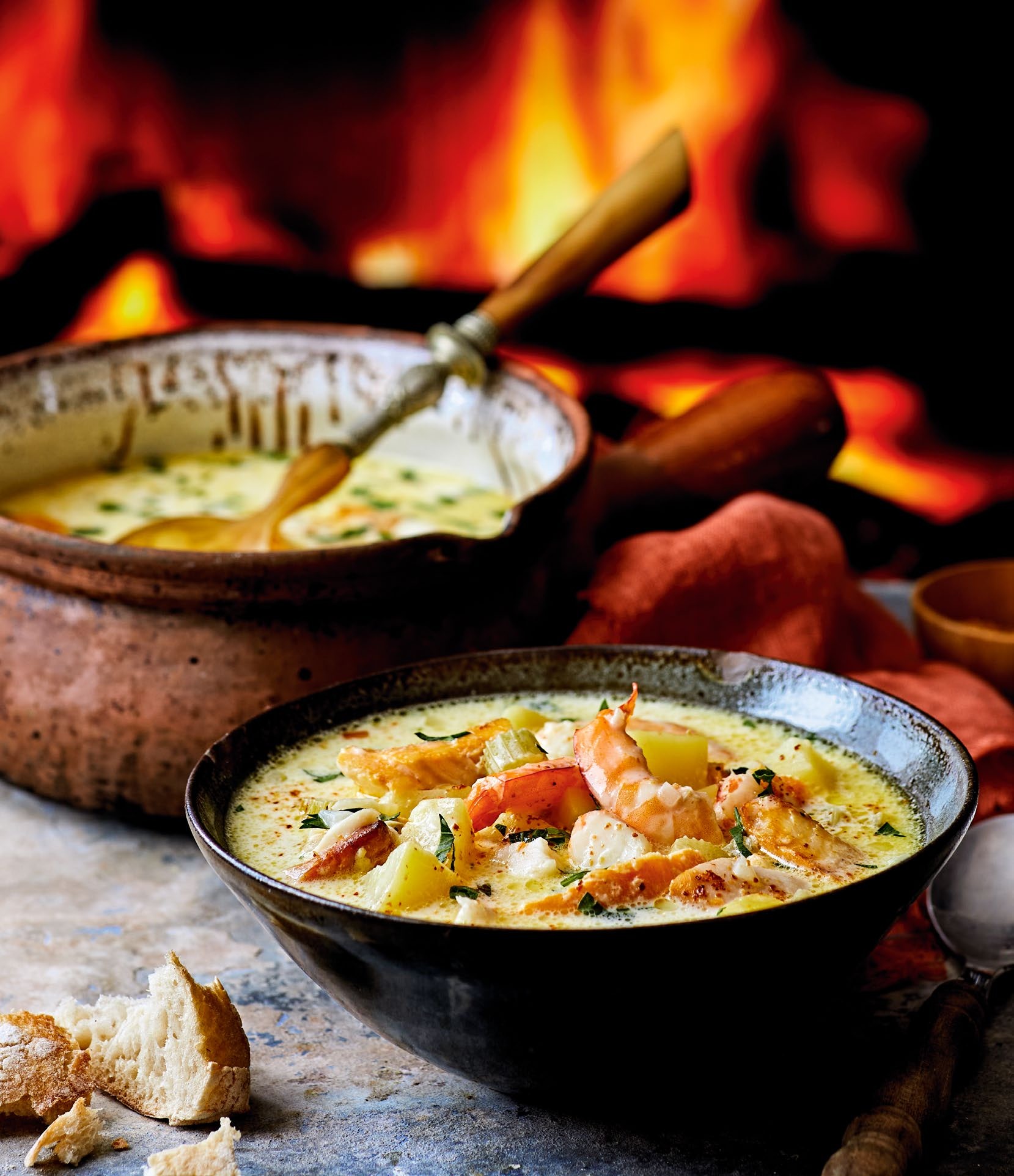 WOM542.recipes.smoked_haddock_and_prawn_chowder