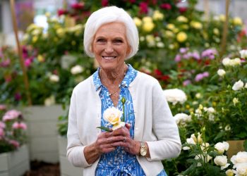 Mary Berry reveals poignant reason she always has her phone with her when she’s gardening