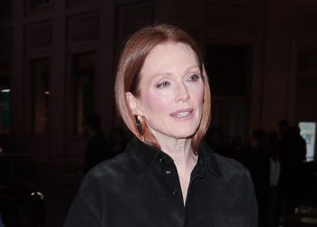 We’re copying Julianne Moore’s leather trouser outfit